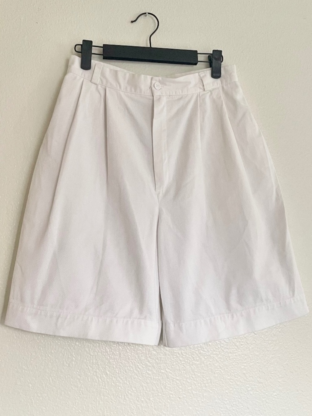 Vintage Eddie Bauer White Pleated Shorts Made USA